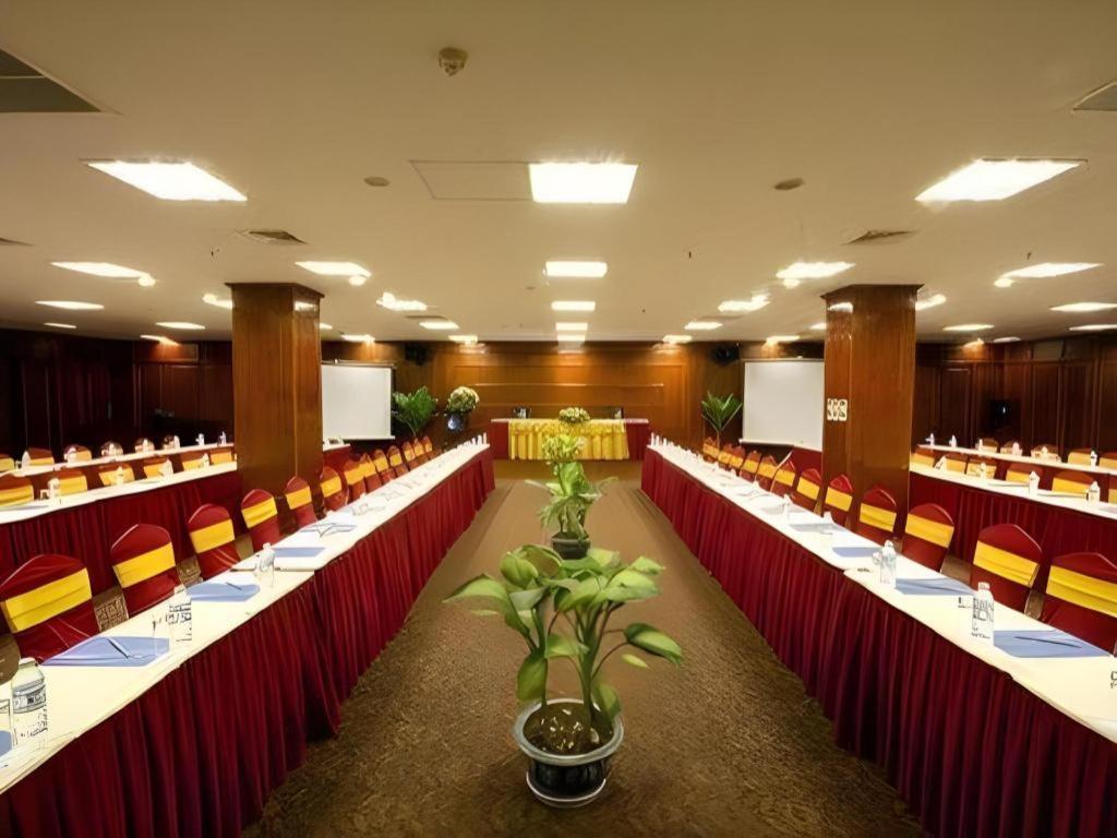 Vientiane Plaza Hotel Exterior photo