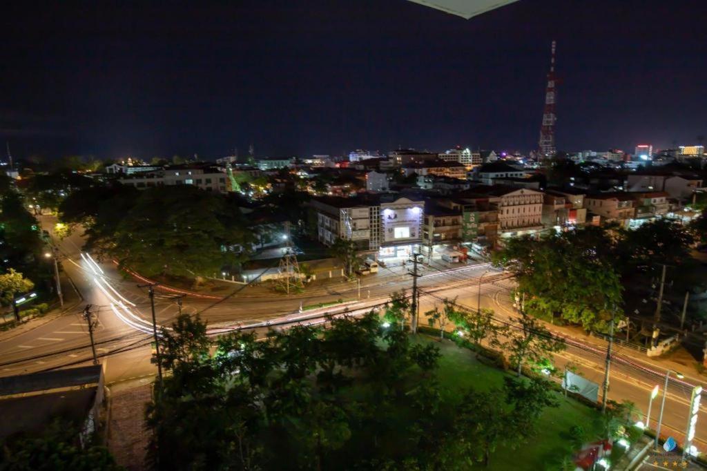 Vientiane Plaza Hotel Exterior photo