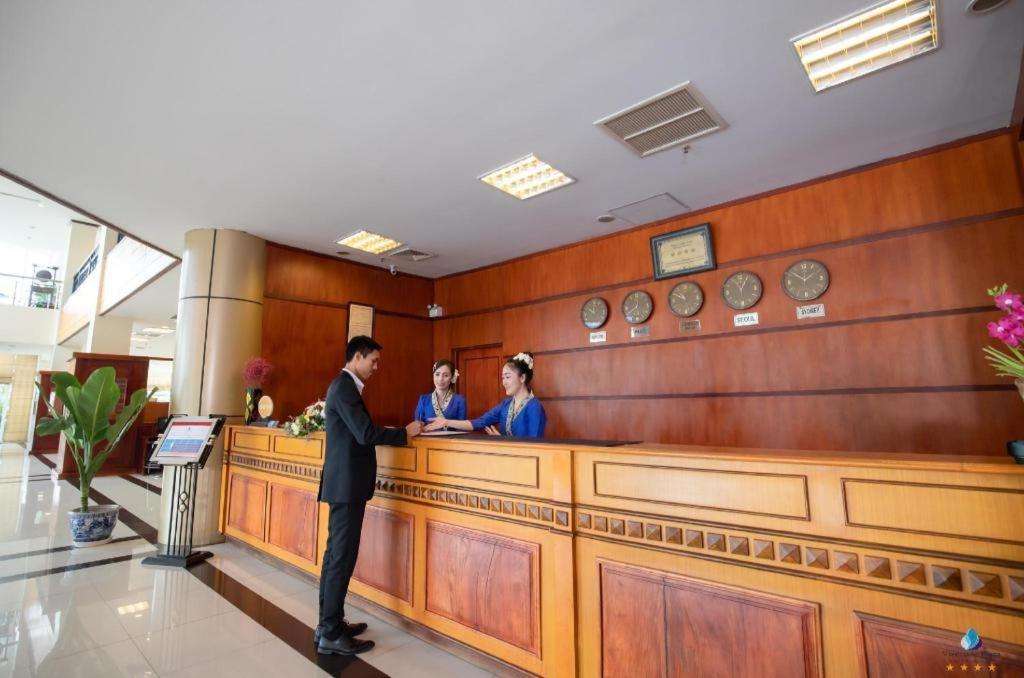 Vientiane Plaza Hotel Exterior photo